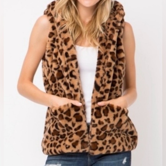 Love Tree Jackets & Blazers - Love Tree Leopard Print Faux Fur Vest
